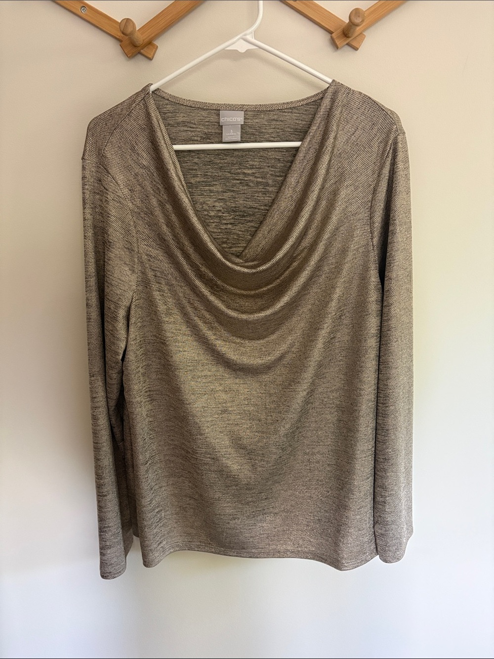 Chico's size 3 NWT Metallic Drape Neck Blouse Women’s Size XL Gold Tones
